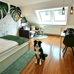  Apartment Homely Serenity Greens - Stylisch Studio-apartment With Kitchen - 10 Min To Station, Pet Friendly